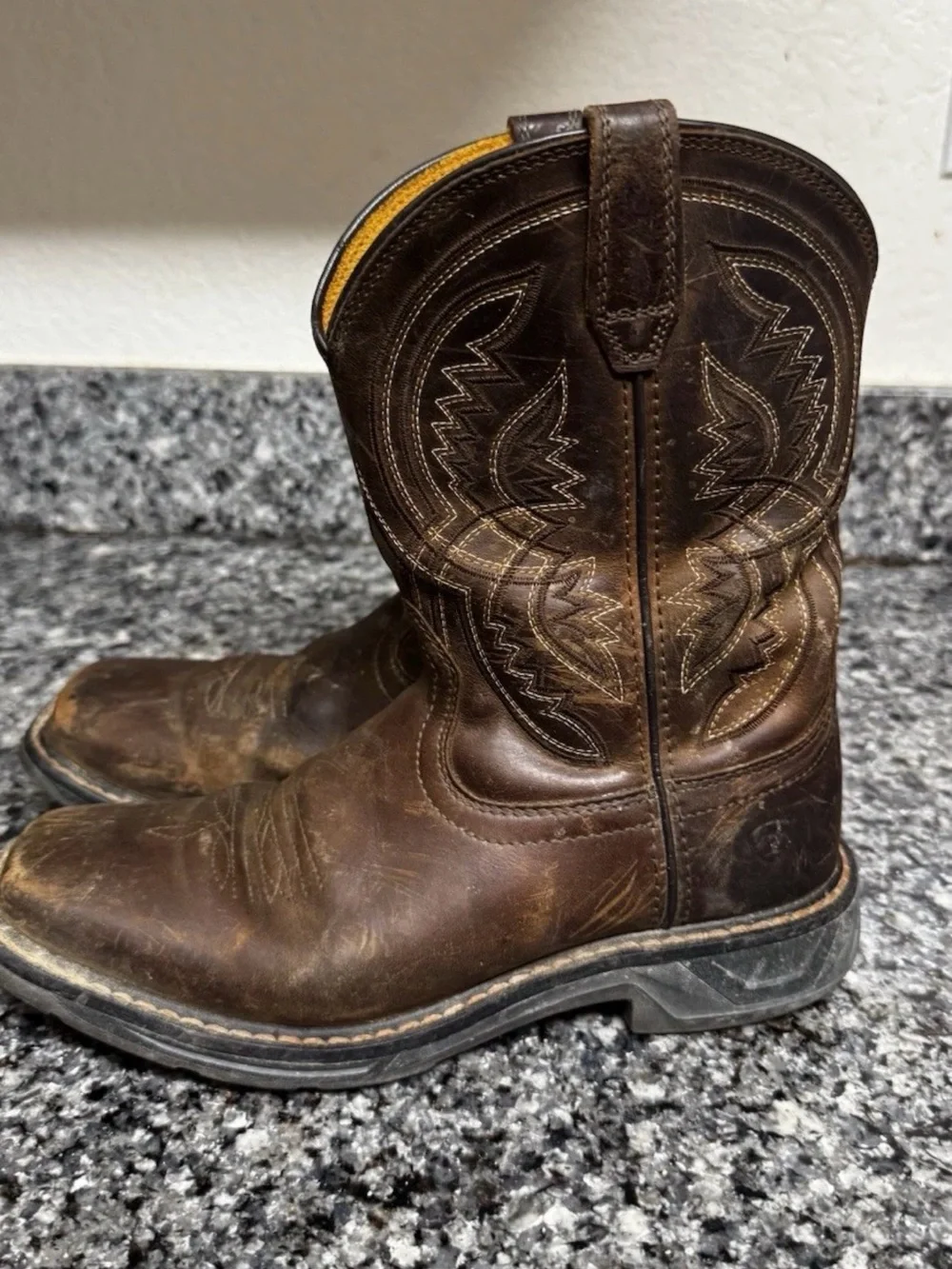 Ariat Brown work hog XT size 4 Kids Leather Cowboy Boots